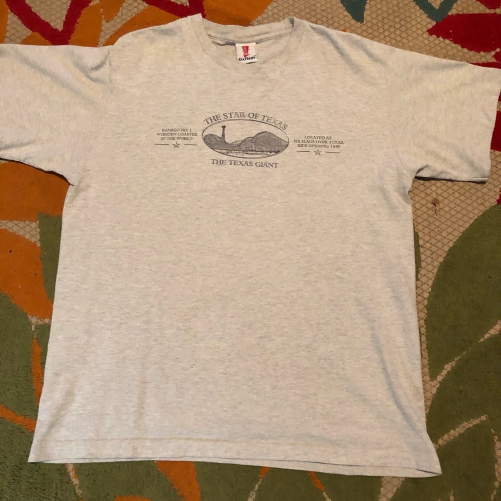 Vintage single stitch six flags shirt